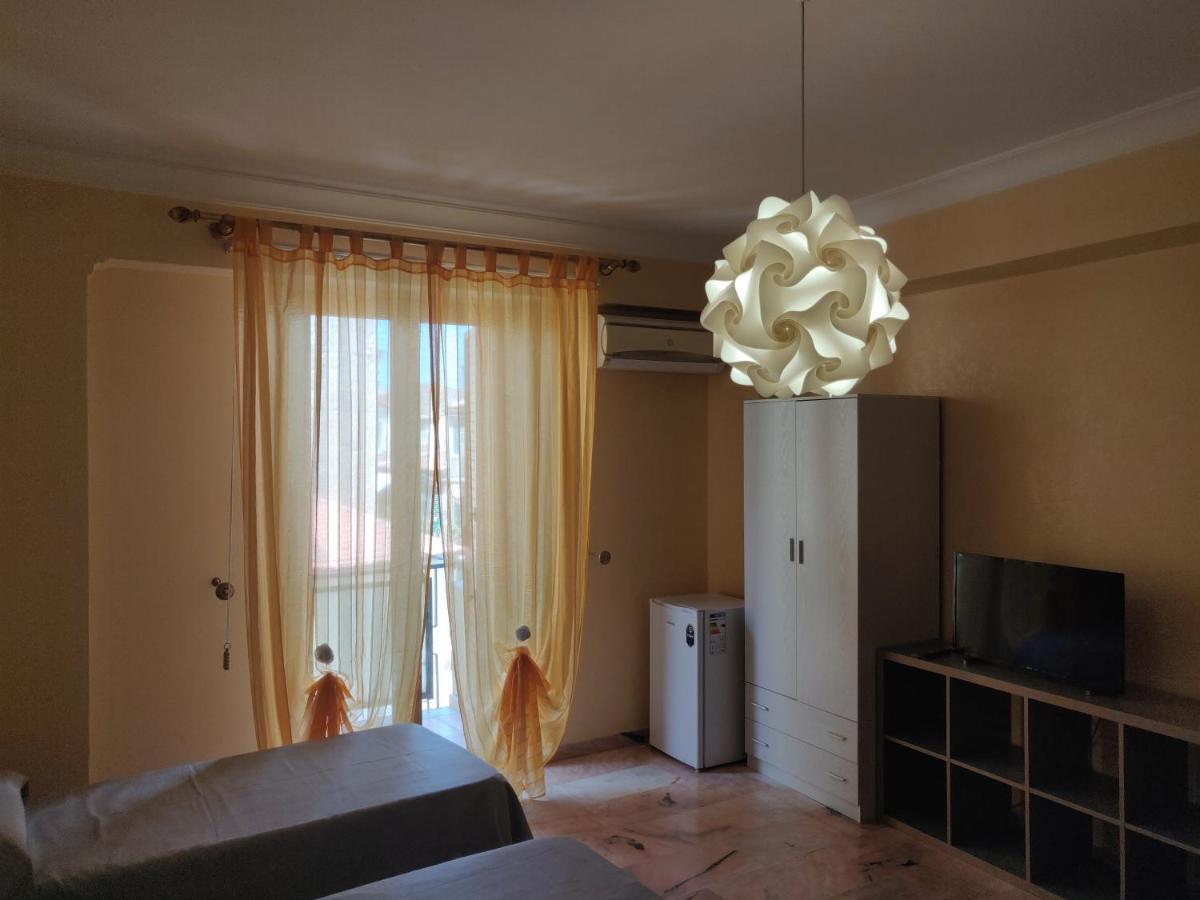 Bed & Breakfast Casa Vittoria Санто-Стефано-ді-Камастра Екстер'єр фото